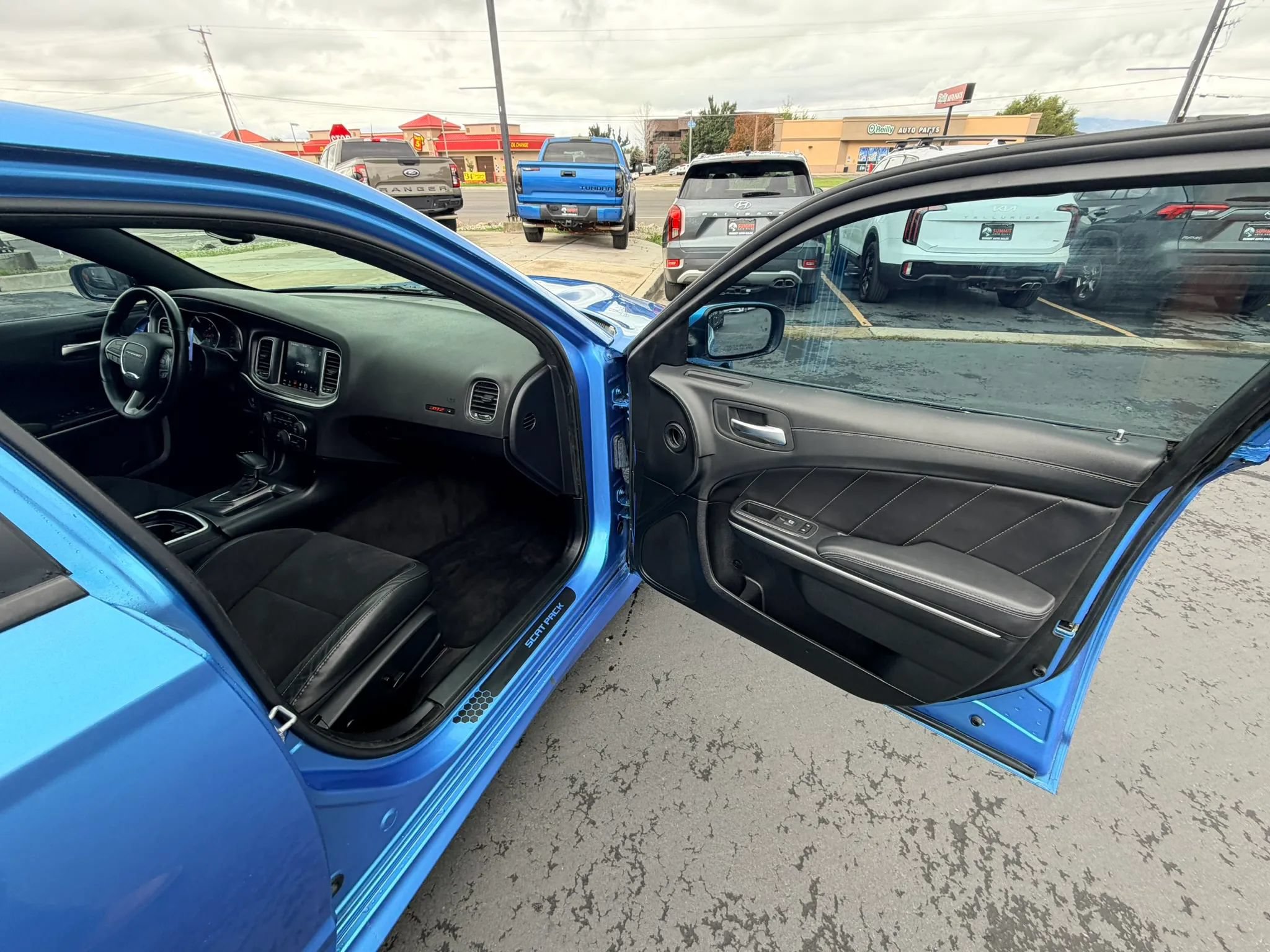 Used 2019 Dodge Charger Scat Pack w/ Dynamics Package RWD image 25