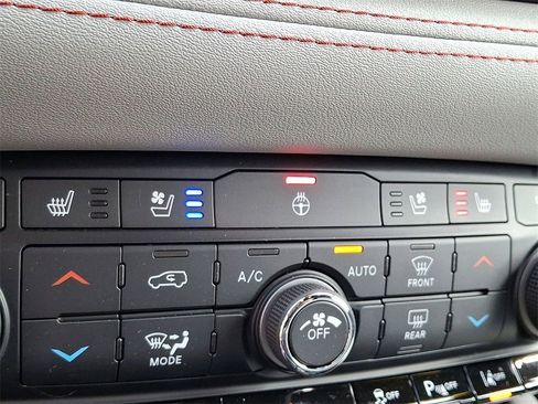 Used 2024 Dodge Durango GT image 19