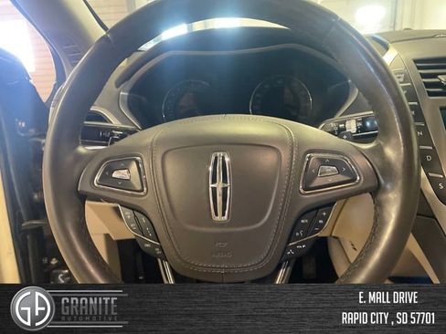 Used 2019 Lincoln MKZ Reserve image 24