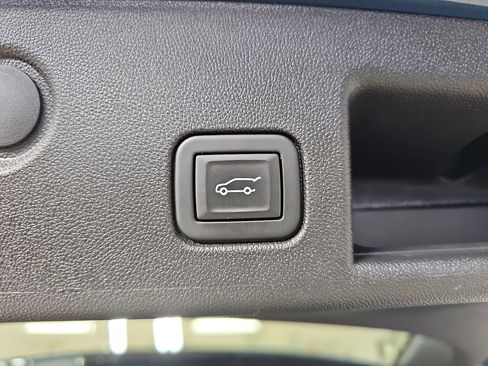 Used 2024 Chevrolet Equinox LT AWD/4WD image 17