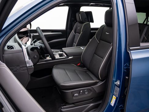 New 2026 Cadillac Escalade ESV Sport w/ Touring Package AWD/4WD image 15