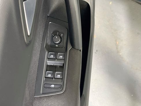 Used 2019 Volkswagen Tiguan S w/ Driver Assistance Package AWD/4WD image 17
