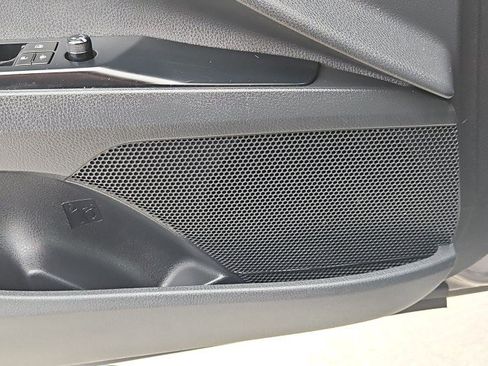 Used 2018 Toyota Camry SE FWD image 22