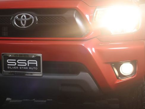 Used 2014 Toyota Tacoma DOUBLE CAB LONG BED TRD SPORT w/ TRD Sport Package image 39