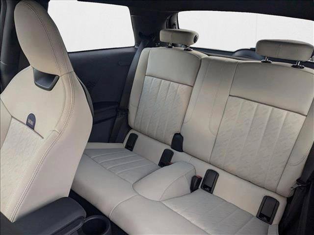 Used 2025 MINI Cooper 2-Door Hardtop FWD image 16