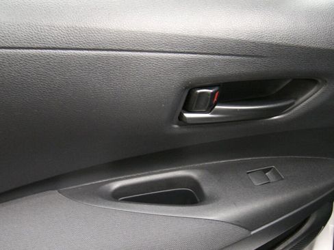 Used 2025 Toyota Corolla LE FWD image 20