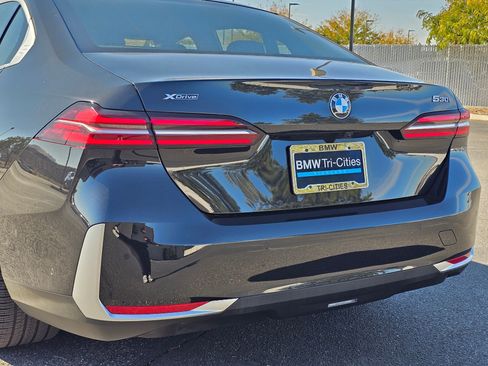 Certified 2025 BMW 530i xDrive 530i xDrive w/ Premium Package image 7