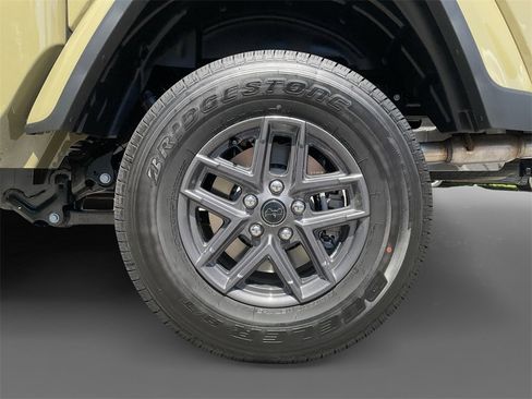 New 2025 Jeep Gladiator Sport image 10