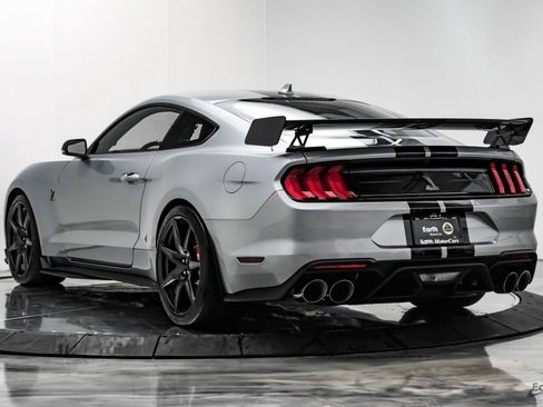 Used 2022 Ford Mustang Shelby GT500 w/ Carbon Fiber Track Pack RWD image 13