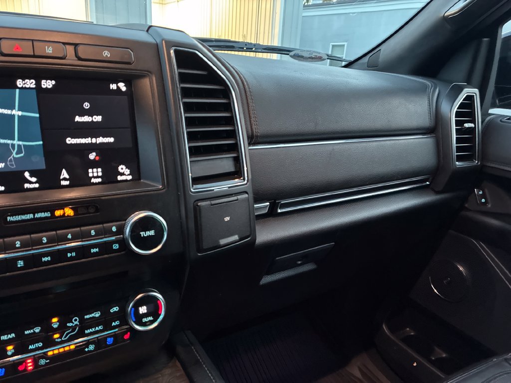 Used 2018 Ford Expedition Limited w/ Equipment Group 301A AWD/4WD image 14