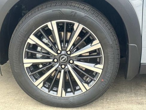 New 2026 Nissan Pathfinder Platinum AWD/4WD image 4