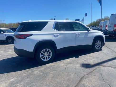 Used 2023 Chevrolet Traverse LS w/ Safety Package FWD image 8