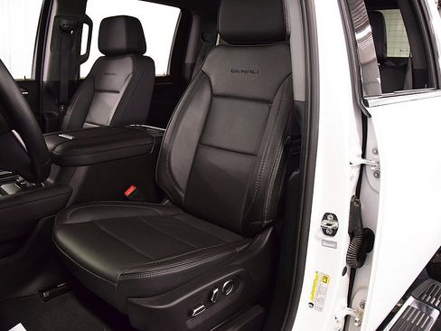 Used 2025 GMC Sierra 2500 Denali w/ Denali Reserve Package image 31