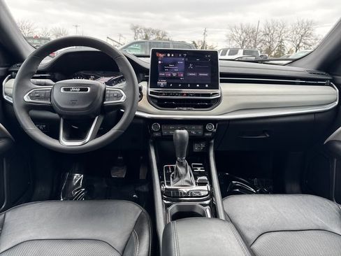 Used 2023 Jeep Compass Limited image 15