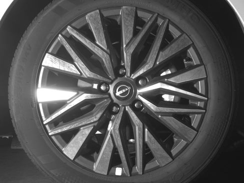 Used 2025 Nissan Altima 2.5 SV FWD image 13