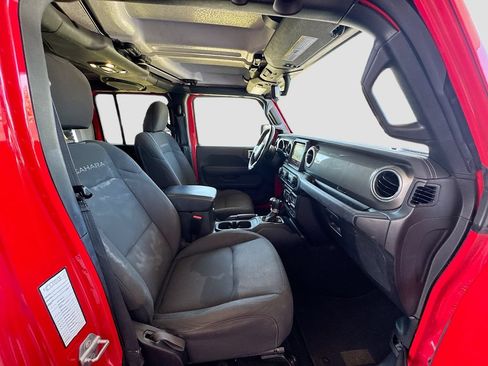 Used 2022 Jeep Wrangler Unlimited Sahara w/ Cold Weather Group AWD/4WD image 33
