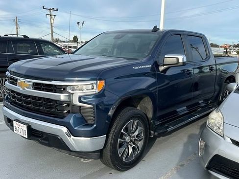 Used 2023 Chevrolet Silverado 1500 LT image 2