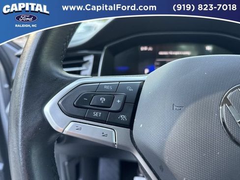 Used 2025 Volkswagen Jetta SE FWD image 23