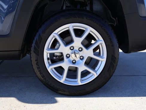 Used 2023 Jeep Renegade Latitude image 20