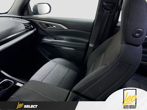 Used 2026 Chevrolet Traverse LT w/ LPO, Floor Liner Package FWD image 26