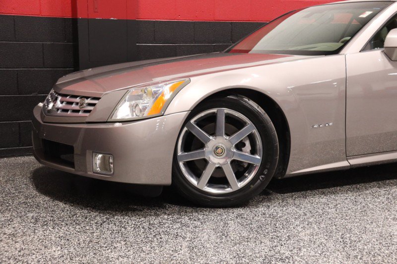 Used 2005 Cadillac XLR RWD image 20