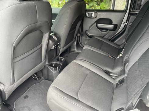 Used 2020 Jeep Gladiator Sport w/ Quick Order Package 24S image 11