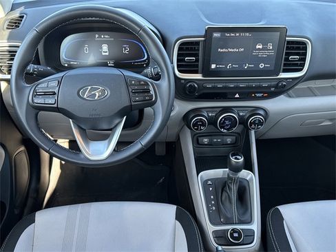 Certified 2025 Hyundai Venue SEL image 22