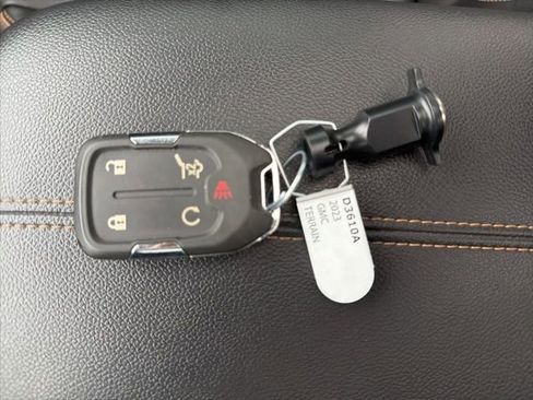 Used 2023 GMC Terrain AT4 w/ GMC Pro Grade Package AWD/4WD image 27