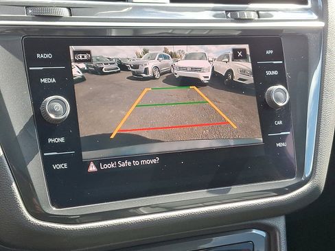 Certified 2022 Volkswagen Tiguan SE w/ Panoramic Sunroof Package image 20