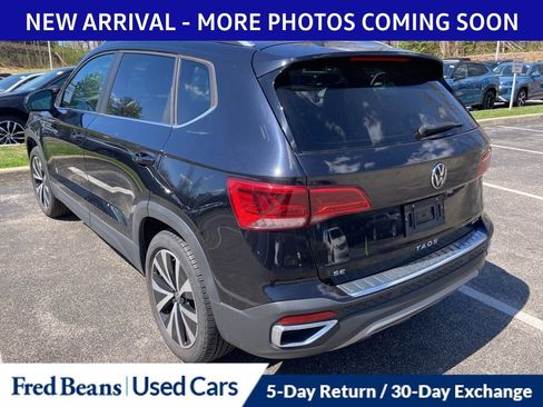 Certified 2023 Volkswagen Taos SE w/ Panoramic Sunroof Package image 4