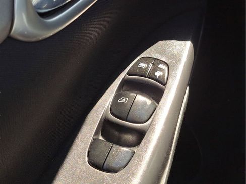 Used 2013 Nissan Sentra S image 23