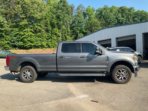 Used 2022 Ford F350 Lariat w/ Lariat Value Package AWD/4WD image 4