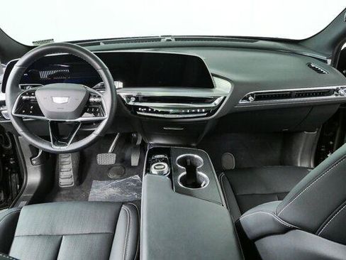 Used 2025 Cadillac Lyriq Sport AWD/4WD image 28