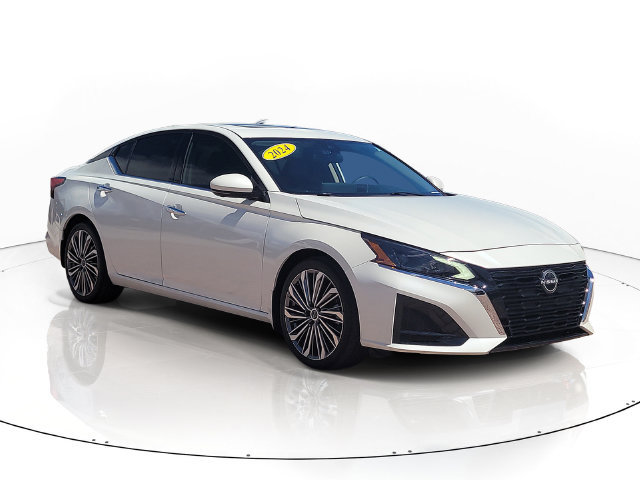 Used 2024 Nissan Altima 2.5 SL FWD image 3