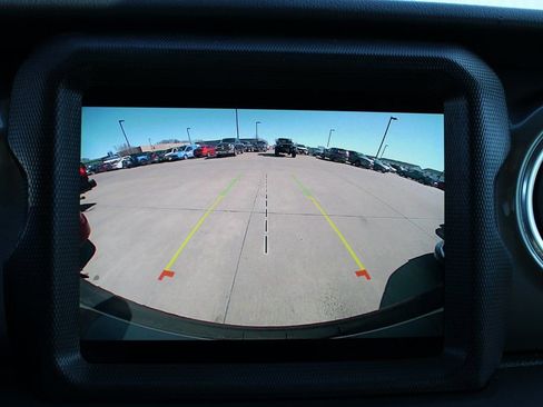 Used 2023 Jeep Wrangler Sahara image 28