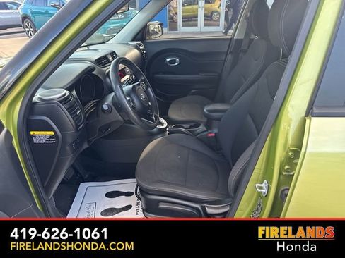 Used 2014 Kia Soul FWD image 11