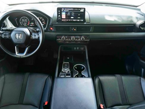 Used 2023 Honda Pilot Touring image 27