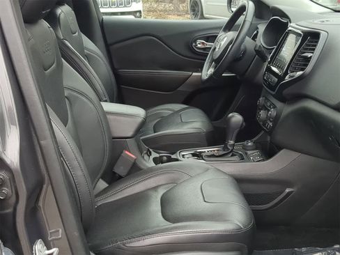 Certified 2019 Jeep Cherokee Limited w/ Luxury Group image 28