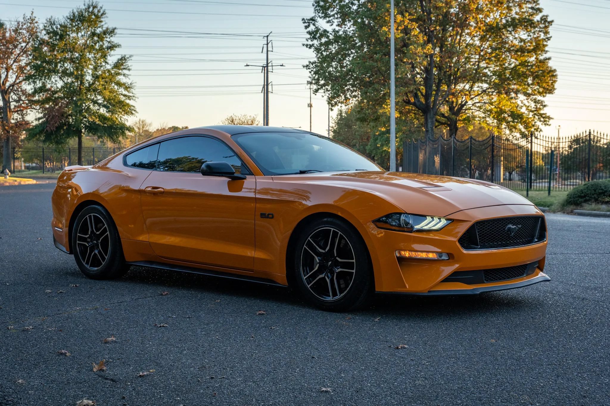 Used 2018 Ford Mustang GT RWD image 4