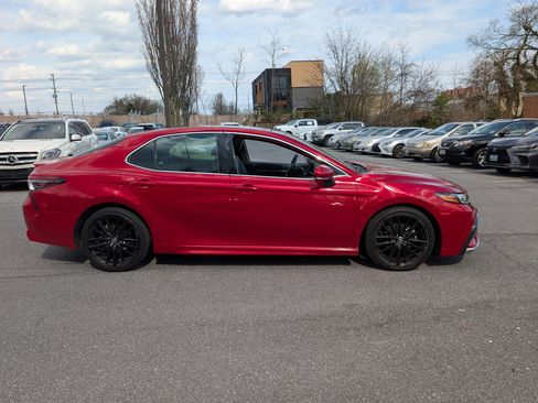 Used 2022 Toyota Camry XSE w/ Navigation Package image 2