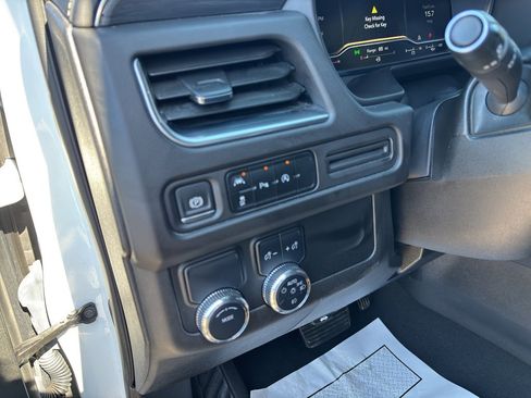 Used 2024 GMC Yukon SLT image 18