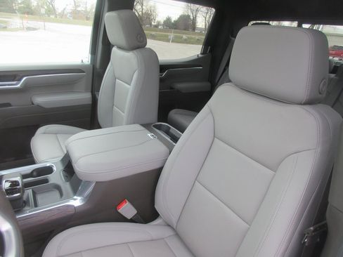 New 2026 GMC Sierra 1500 SLT w/ SLT Premium Plus Package image 14