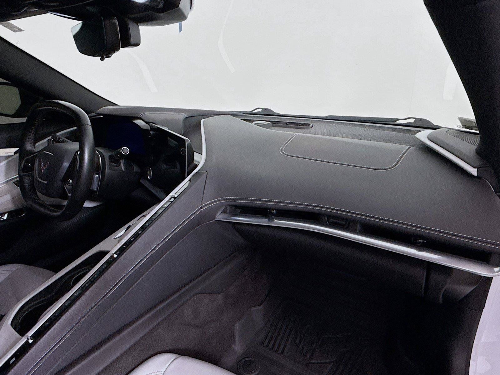 Used 2022 Chevrolet Corvette Stingray Preferred Cpe w/ Z51 Performance Package RWD image 24
