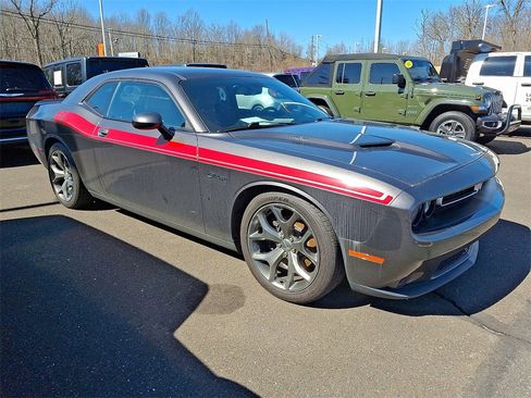 Used 2015 Dodge Challenger R/T Plus image 3