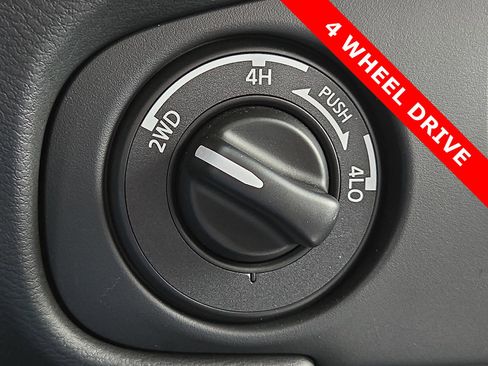 Used 2024 Nissan Frontier SL w/ Technology Package image 22