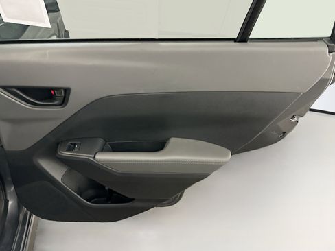 Used 2024 Subaru Crosstrek 2.0i Premium image 31