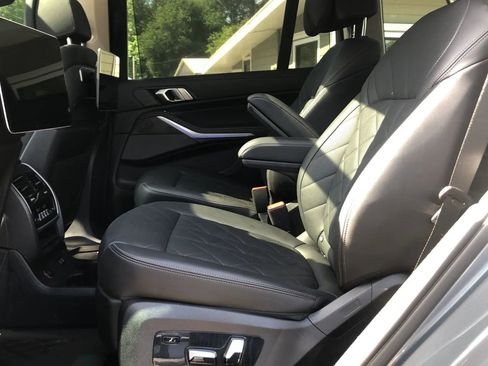 Used 2023 BMW X7 xDrive40i w/ Premium Package AWD/4WD image 49