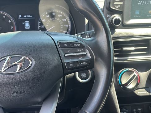 Used 2018 Hyundai Kona SEL FWD image 18
