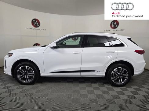 Certified 2025 Audi Q5 Premium w/ Convenience Package AWD/4WD image 6