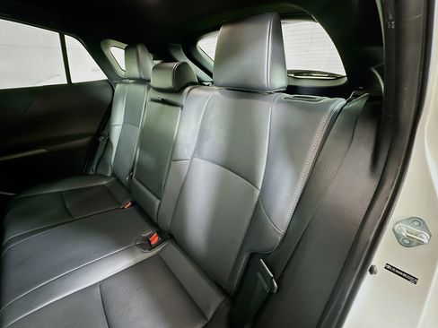 Used 2021 Toyota Venza Limited w/ Carpet Mat Package (TMS) image 23